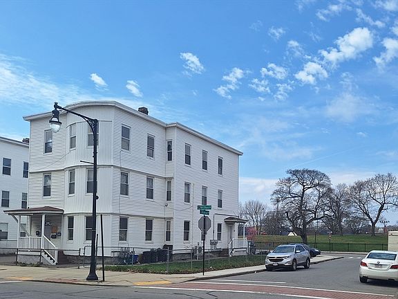 3rd image of 246 Millbury St
