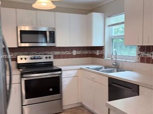 2297 NW 171st Ter #Townhouse 2297, Pembroke Pines, FL 33028
