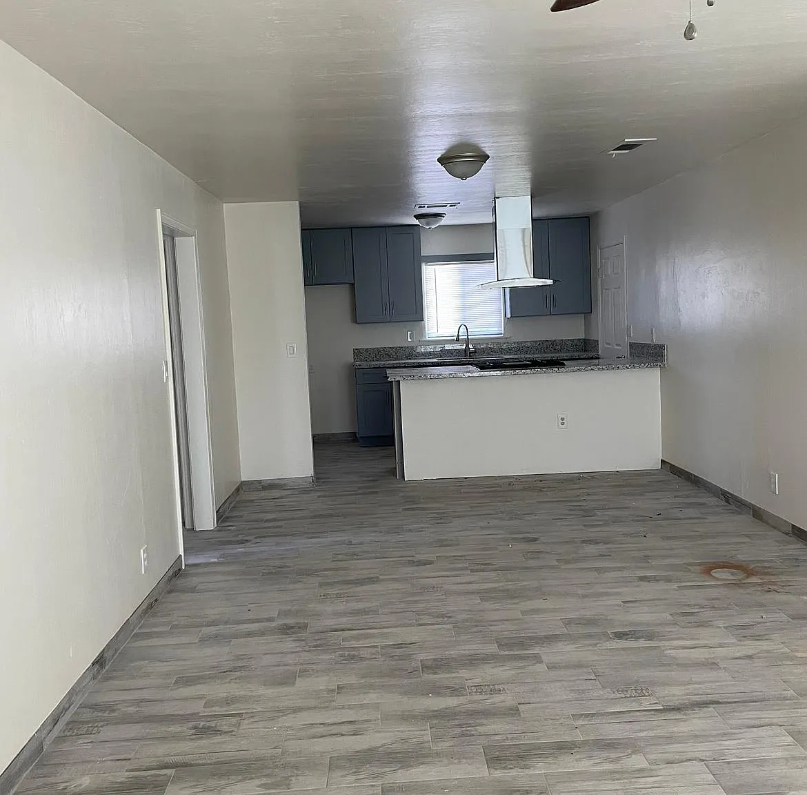 104 E Walnut Ave — Photo 3