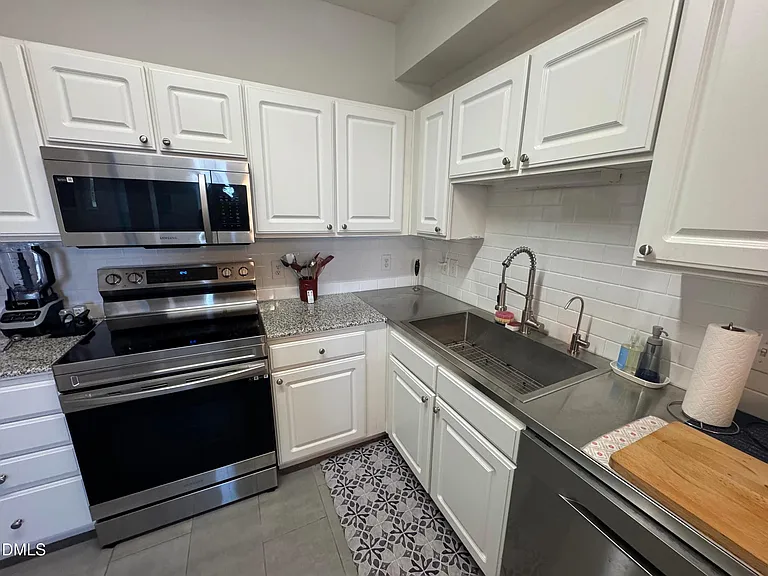 2511 Huntscroft Ln #303 — Photo 7