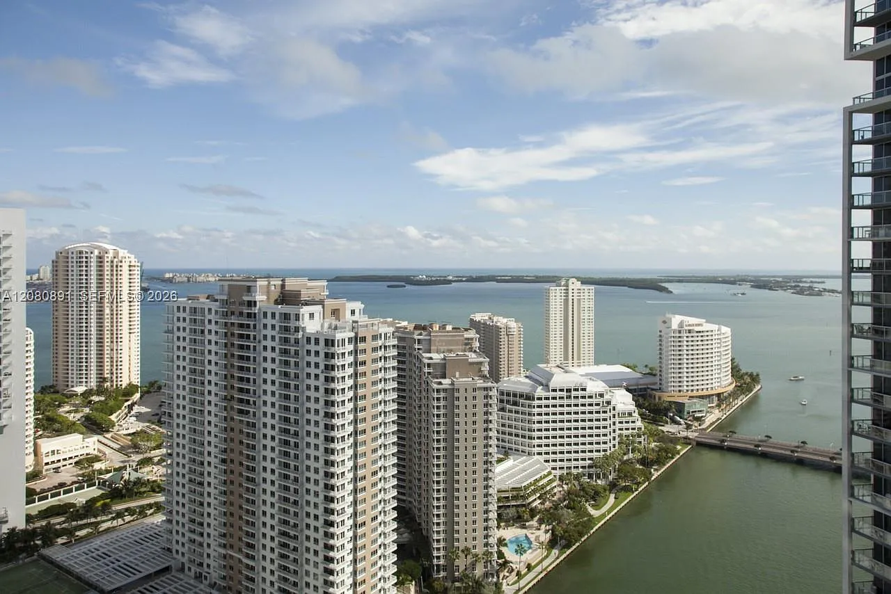 Iconbrickell Condo No 1 — Photo 1