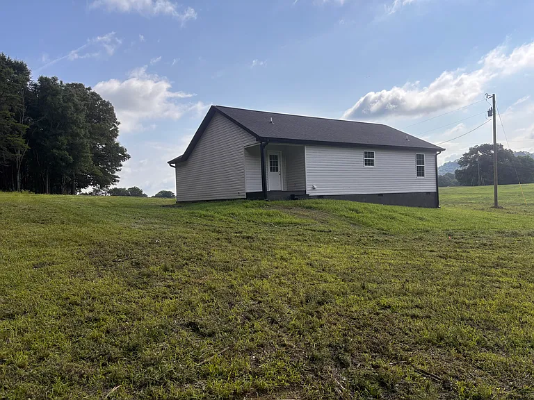 1346 Highway 2 E — Photo 16