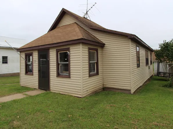 442 Ferry Rd, Miles, IA 52064