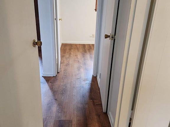 3rd image of 317 Nassau St