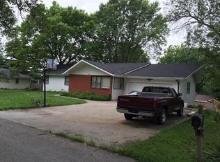 7840 N Pennsylvania Ave, Kansas City, MO 64118
