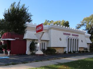 10140 S Roberts Rd, Palos Hills, IL 60465