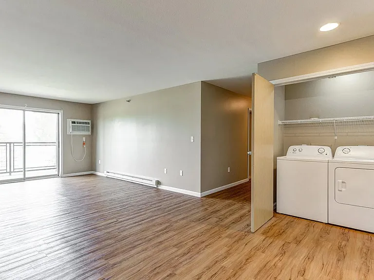 McEnroe Place Apartments — Photo 12