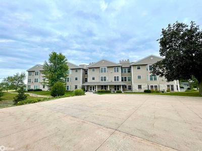 711 16th Ave #U202, Grinnell, IA, 50112