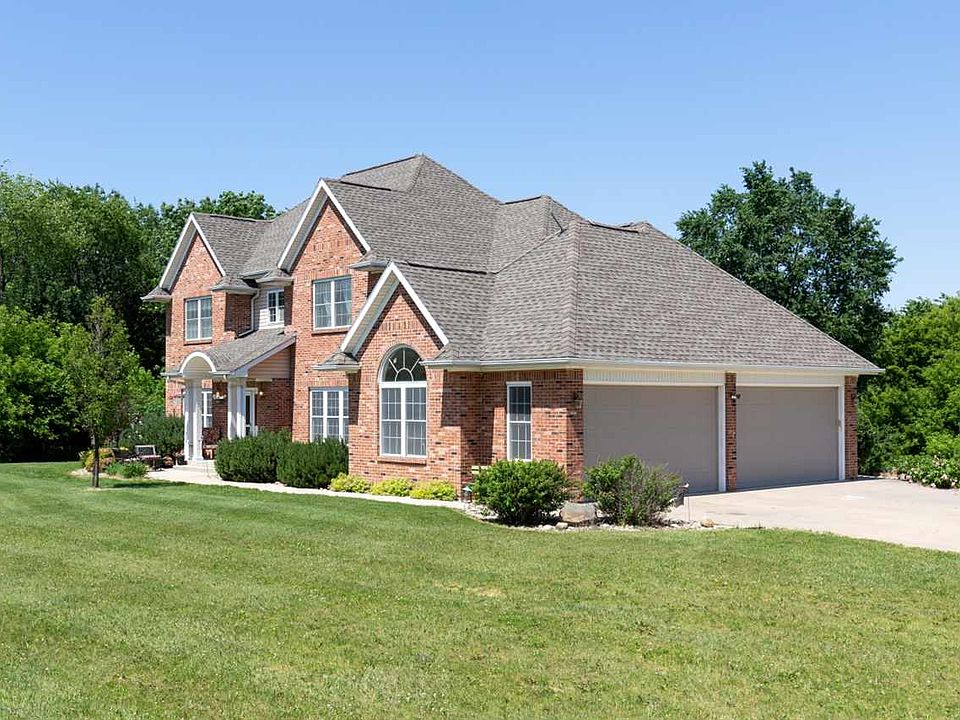 1st image of 122 Lakeview Dr