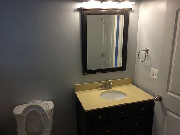 5th image of 5407 N Sawyer Ave #2