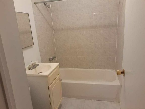 3rd image of 164 E 107th St APT 1D