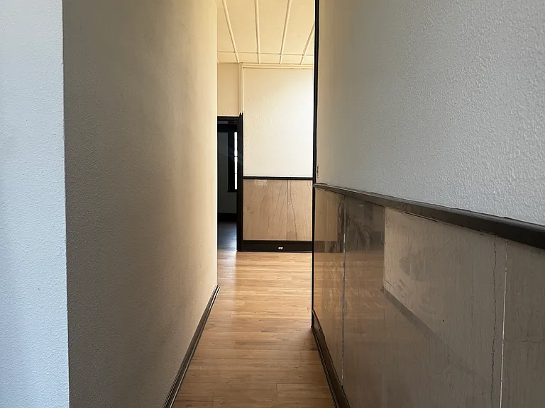 421 E Henderson St — Photo 10
