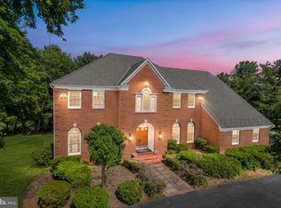 1163 Mill Garden Ct, Great Falls, VA 22066