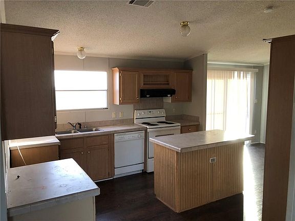 2nd image of 3891 Meadow Vista Cir