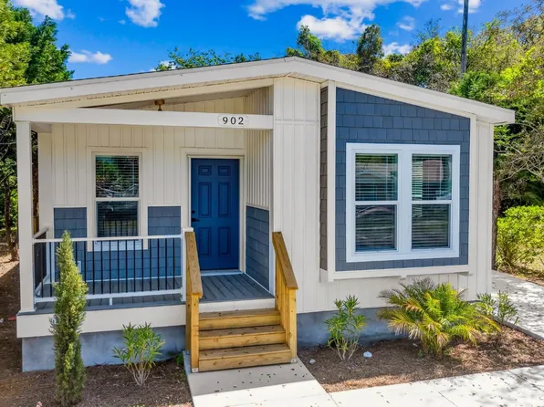 902 S 11th St, Fernandina Beach, FL 32034