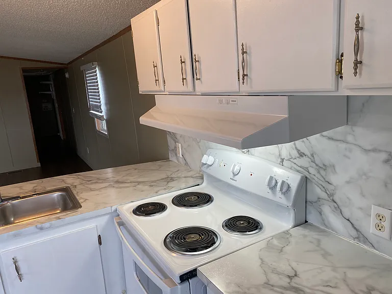 12885 Fairview Rd — Photo 12