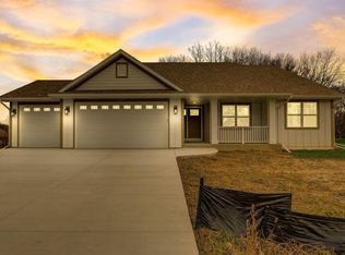 726 Fairway Dr, Twin Lakes, WI 53181