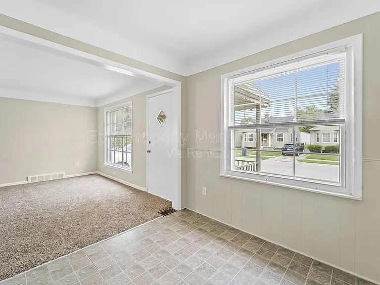 2121 Euclid St — Photo 10