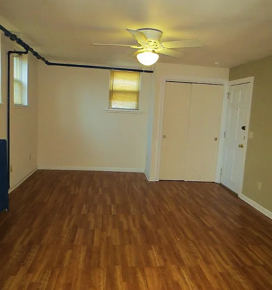 358 E Lakeside St — Photo 11