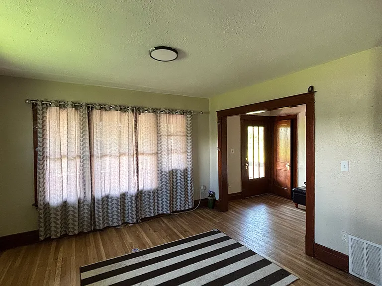 1130 Willow Ave #2 — Photo 11