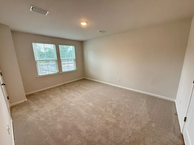 465 Martins Creek Blvd — Photo 11