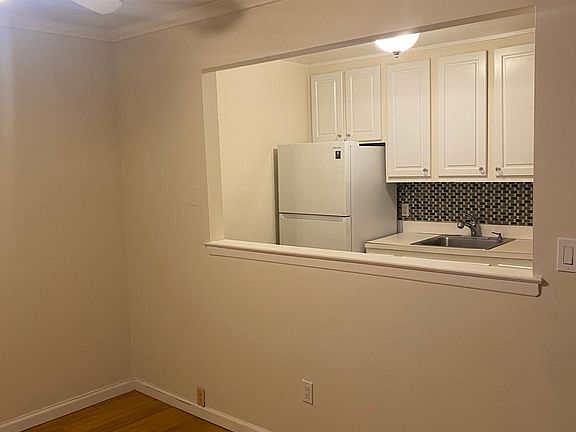 3rd image of 370 Westchester Ave APT 5L