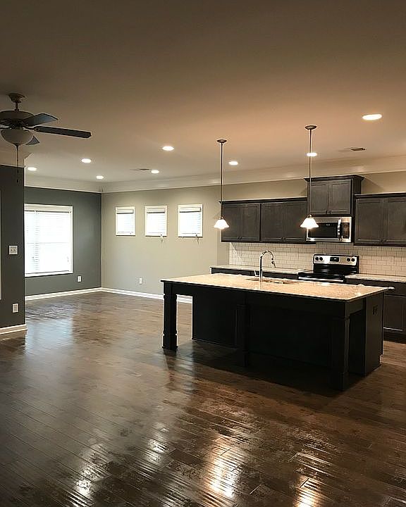 2nd image of 1511 Adirondac Way