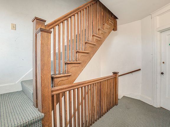 4th image of 2310 Sulgrave Ave #2