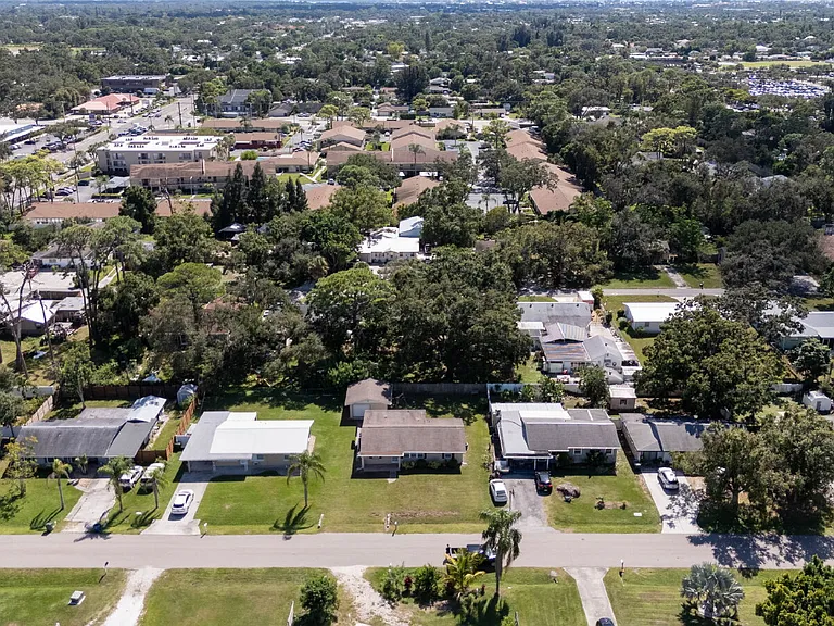 2714 Grand Cayman St — Photo 12