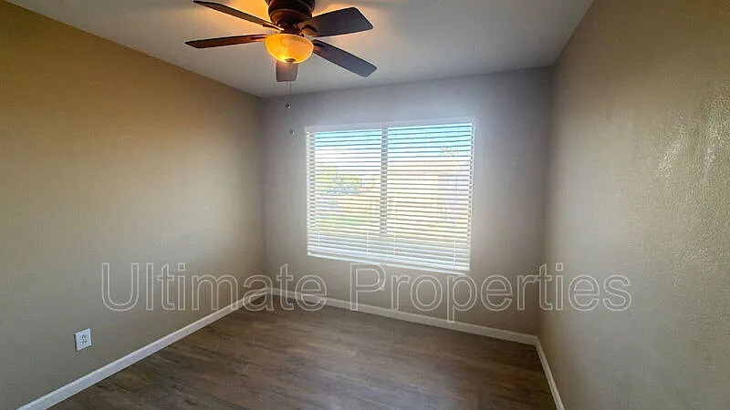 3 bed, 3.0 bath, 1612 sqft, $2,295 — Photo 3