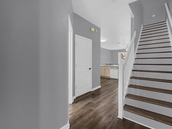 4th image of 2403 SILVER PALM DRIVE
