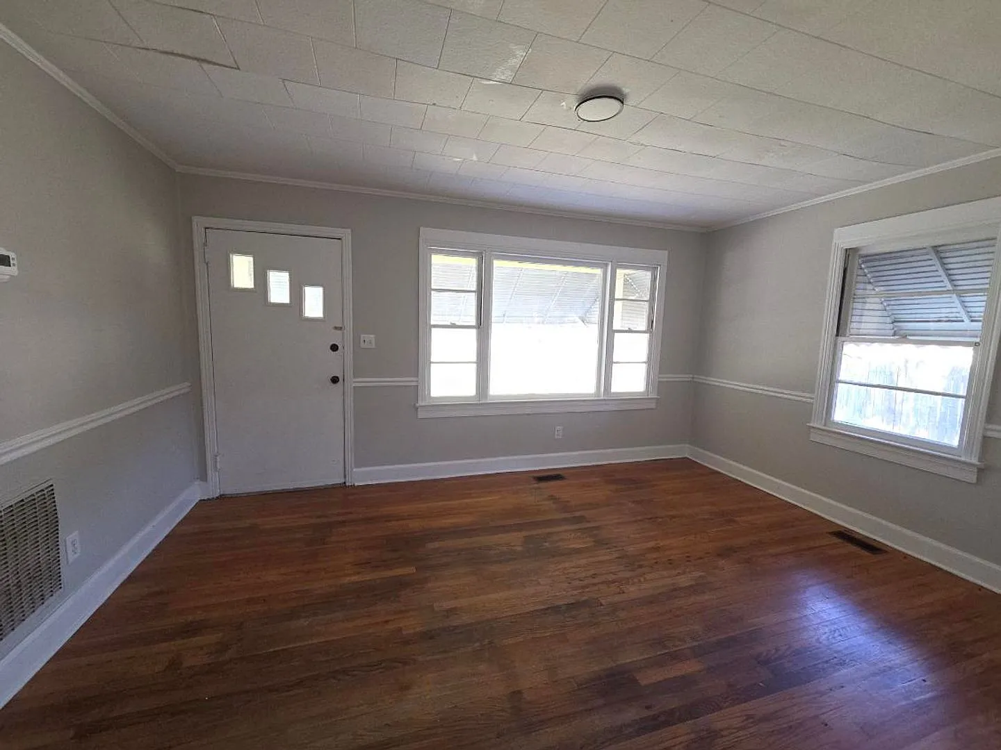 3821 E. Ash Street — Photo 3