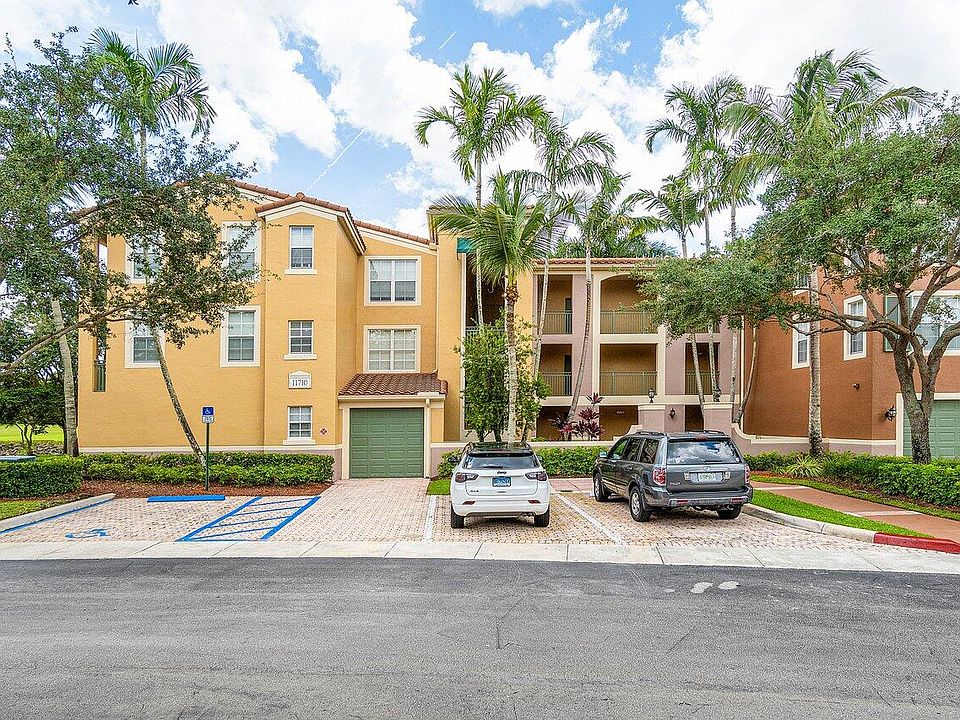 1st image of 11710 Saint Andrews Pl APT 304