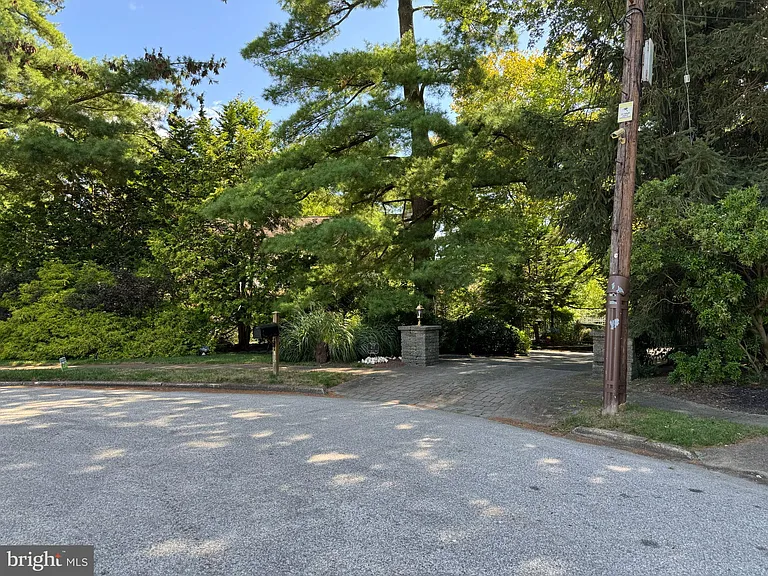417 Wingate Rd — Photo 17