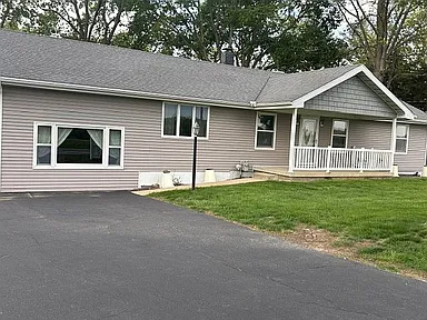 3616 W Rock Springs Rd — exterior photo