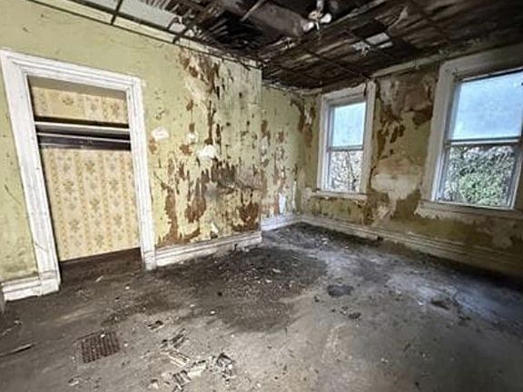 4th image of 1308 Jawett St