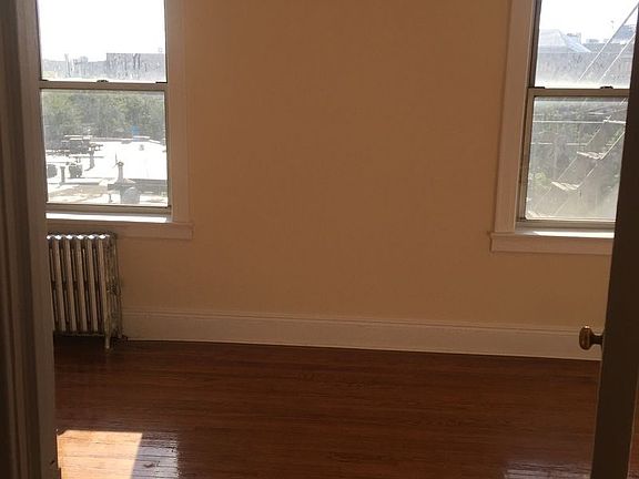5th image of 4535 46th St APT 3D