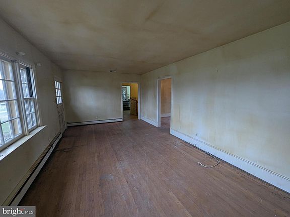 3rd image of 13500 Blenheim Rd N