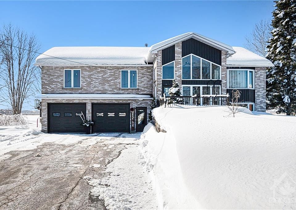 1st image of 2864 Principale St
