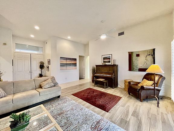 4th image of 78576 Kensington Ave