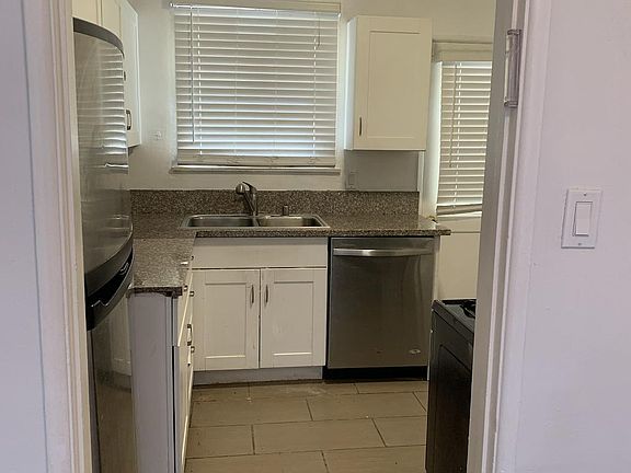 5th image of 455 S Oakhurst Dr APT 1