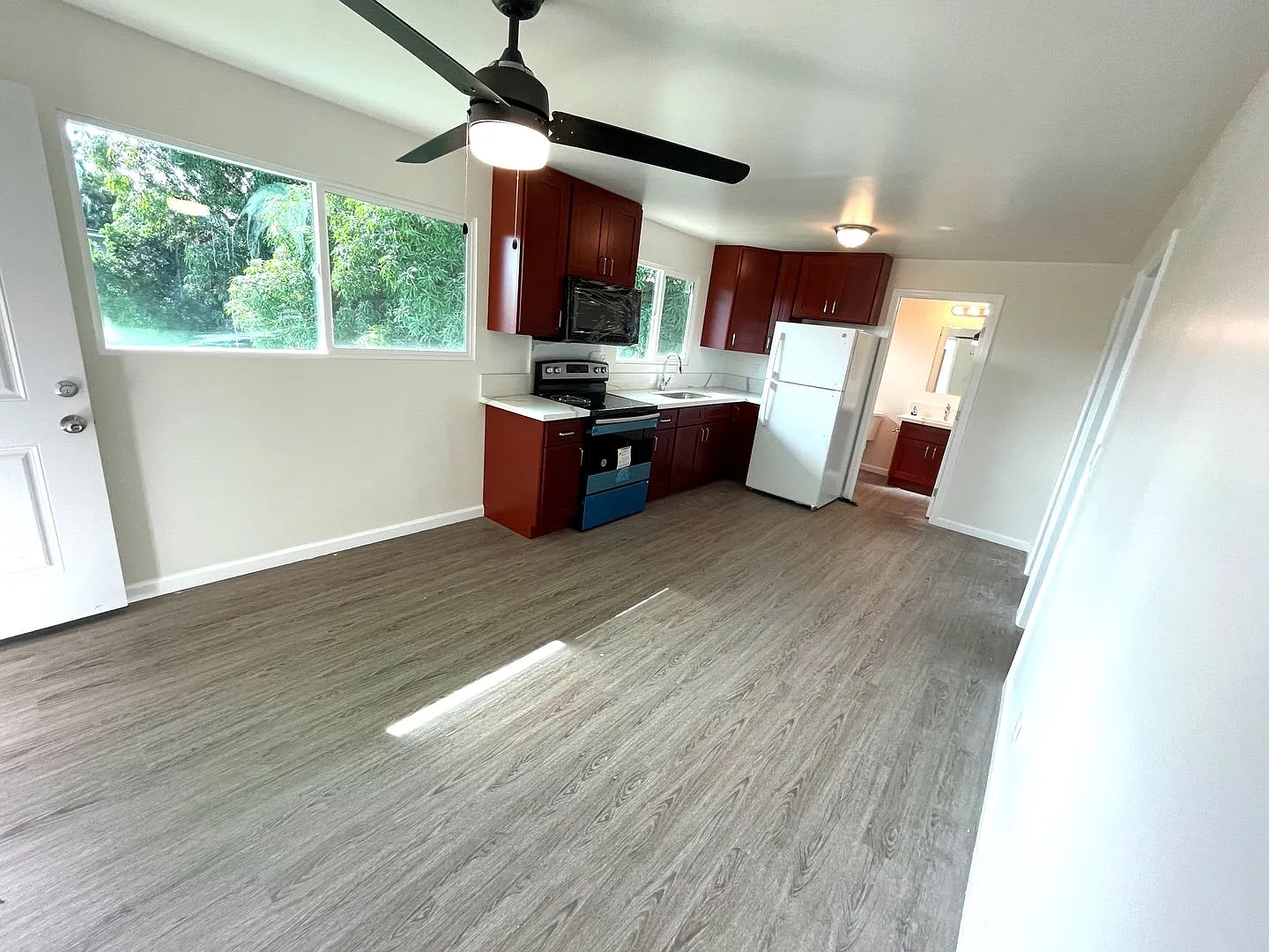 1304 Matlock Ave — Photo 1