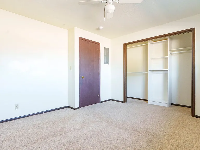525-Monmouth Villas — Photo 19