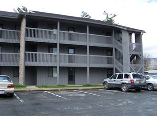 475 Meadowview Dr #B304, Boone, NC 28607