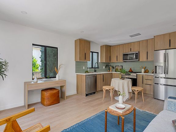 4th image of 4112 Prospect Ave