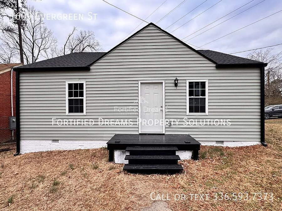 Welcoming 2 Bedroom Home Minutes from Downtown Durham! — Photo 1