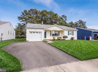 60 Whitmore Dr, Toms River, NJ 08757