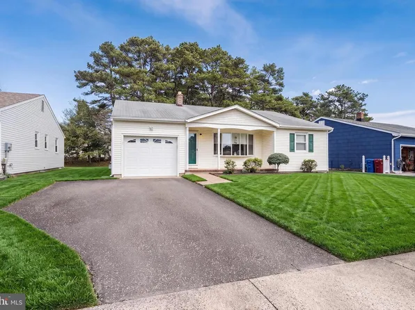 60 Whitmore Dr, Toms River, NJ 08757