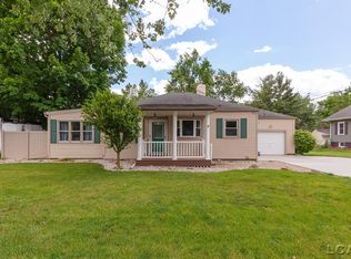 915 W Maple Ave, Adrian, MI 49221