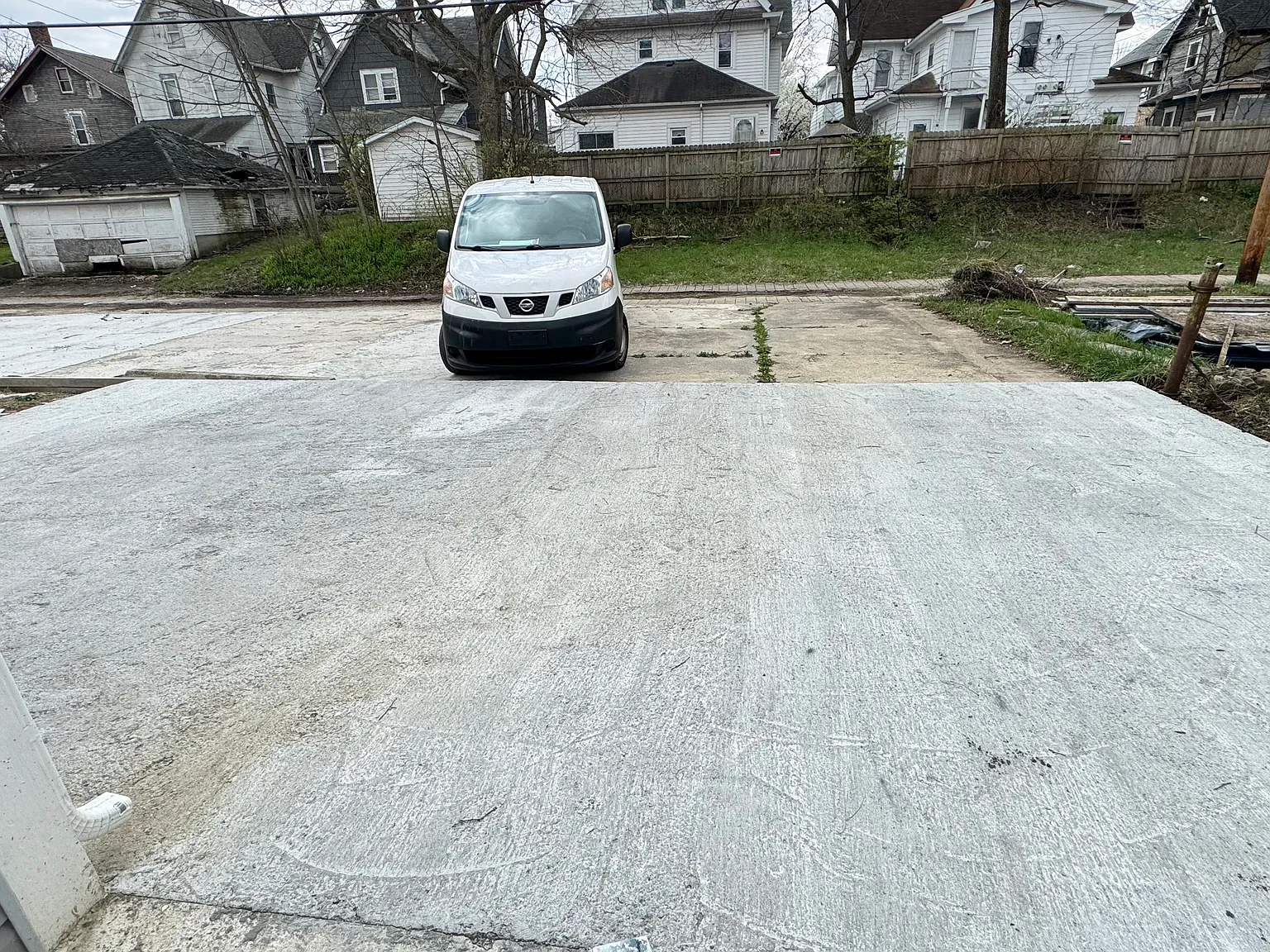 711 W Charles St — Photo 4